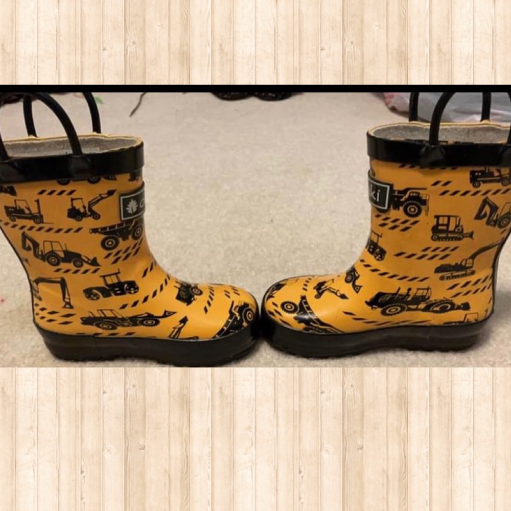 Oaki Construction Print Rain Boots ~ Kids Size 6